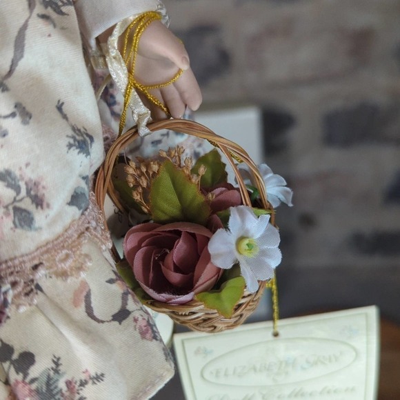 Elizabeth Gray Vintage Porcelain Doll Brunette 16" Floral Dress Parasol Basket - Picture 10 of 16